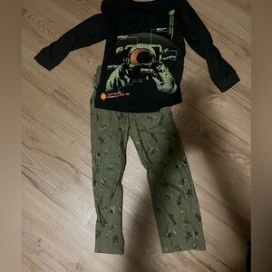 Astronaut pajamas size 7/7A boys